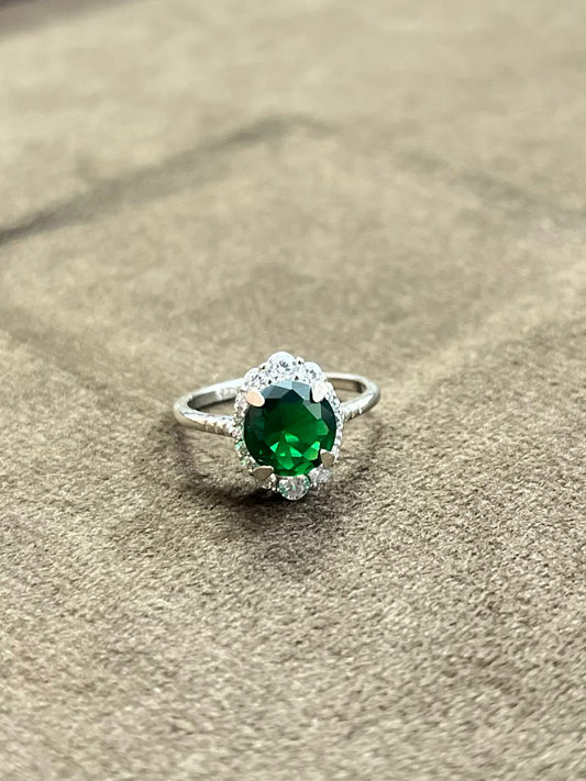 Emerald Royale Ring – 925 Sterling Silver